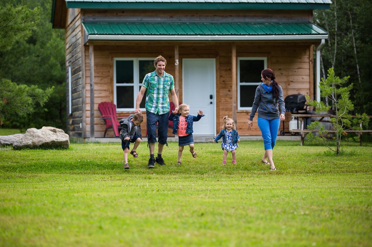 Chalets Du Domaine Yamaska 브로몽 외부 사진